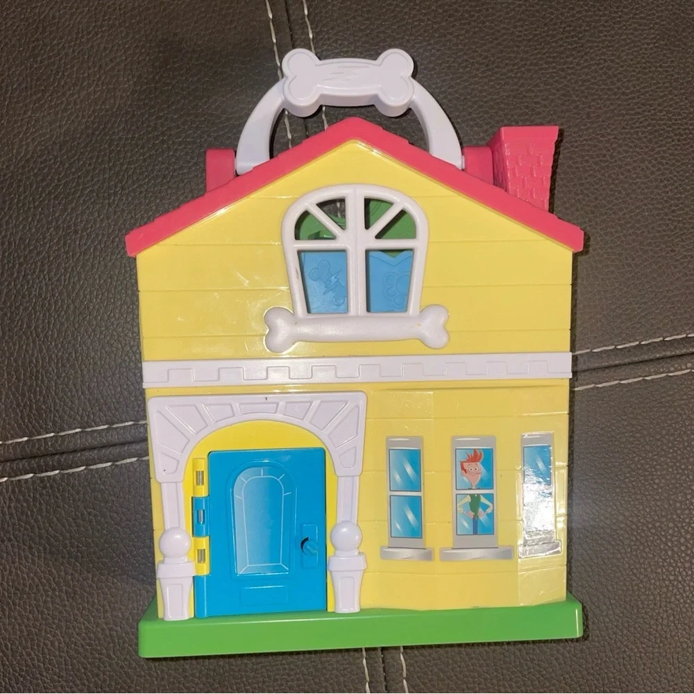 Disney just play, Playhouse, including couch.